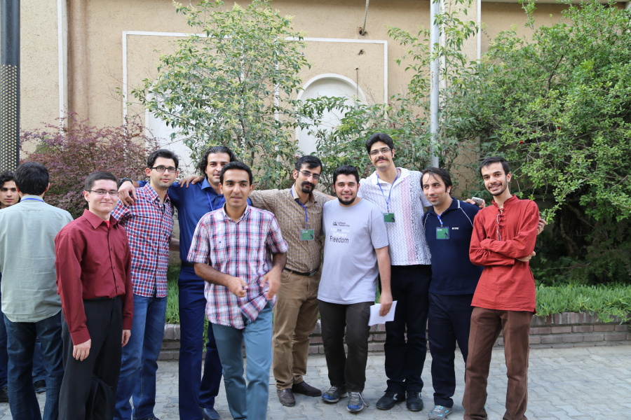 جلسهٔ ۲۰۰ گروه کاربران گنو/لینوکس تهران